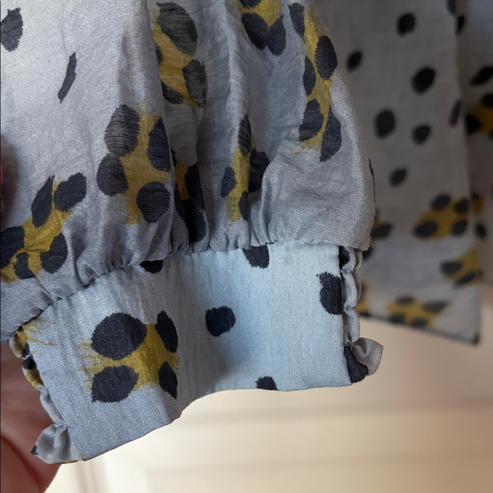 CAbi Hunter Blouse fall 2024 Sz Small - Picture 10 of 13